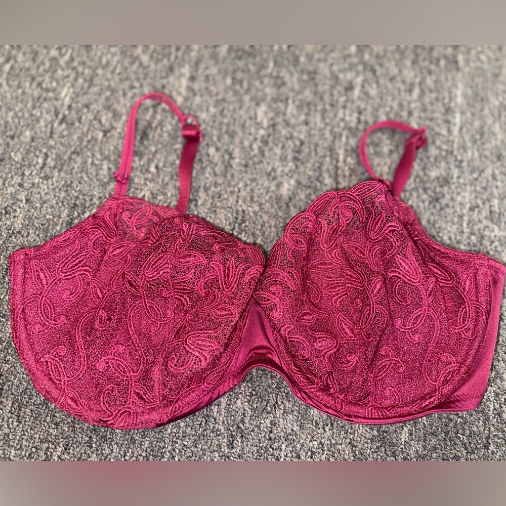 Victoria's Secret (36DD) Vintage Burgundy Lace Bra